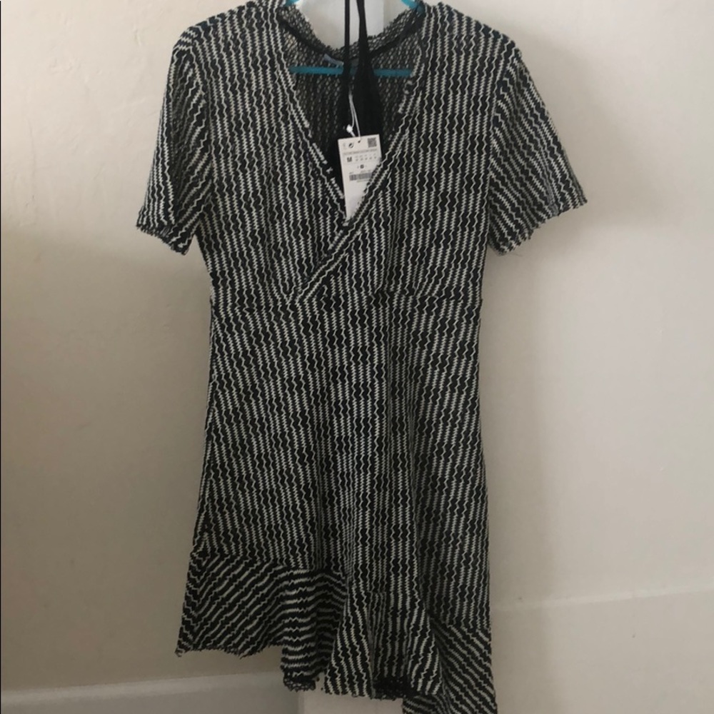 Zara short dress V neck
